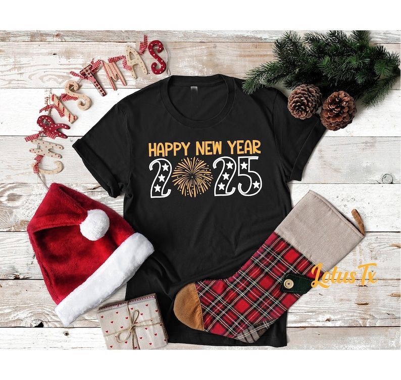 CAMISETA NEGRA 2025 HAPPY NY ESTRELLAS